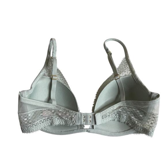 Victoria Secret Incredible Lightly Lined Lace Plunge Bra Women’s Size 32D‎ - Picture 2 of 7
